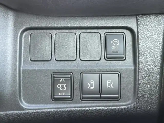 日産 セレナ ハイウェイスター V 大阪府 2020(令2)年 2.9万km ダイヤモンドブラック 純正ナビ　/   フルセグＴＶ/CD/DVD/Bluetooth/アラウンドビューモニター　/１３．３インチ後席モニター　/衝突軽減ブレーキ/クリアランスソナー　/ブラインドスポットモニター　/両側パワースライドドア　/クルーズコントロール/レーンキープアシスト　/アイドリングストップ/オートマチックハイビーム　/前方ドライブレコーダー/純正16インチアルミホイール　/ビルトインＥＴＣ　/ＬＥＤライト