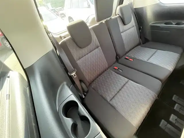 日産 セレナ ハイウェイスター V 大阪府 2020(令2)年 2.9万km ダイヤモンドブラック 純正ナビ　/   フルセグＴＶ/CD/DVD/Bluetooth/アラウンドビューモニター　/１３．３インチ後席モニター　/衝突軽減ブレーキ/クリアランスソナー　/ブラインドスポットモニター　/両側パワースライドドア　/クルーズコントロール/レーンキープアシスト　/アイドリングストップ/オートマチックハイビーム　/前方ドライブレコーダー/純正16インチアルミホイール　/ビルトインＥＴＣ　/ＬＥＤライト