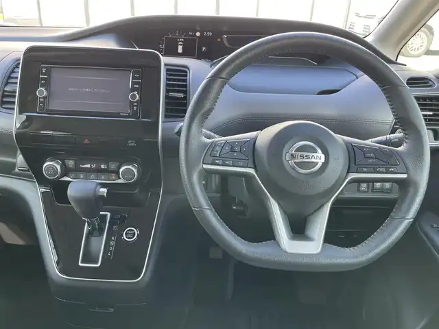 日産 セレナ ハイウェイスター V 大阪府 2020(令2)年 2.9万km ダイヤモンドブラック 純正ナビ　/   フルセグＴＶ/CD/DVD/Bluetooth/アラウンドビューモニター　/１３．３インチ後席モニター　/衝突軽減ブレーキ/クリアランスソナー　/ブラインドスポットモニター　/両側パワースライドドア　/クルーズコントロール/レーンキープアシスト　/アイドリングストップ/オートマチックハイビーム　/前方ドライブレコーダー/純正16インチアルミホイール　/ビルトインＥＴＣ　/ＬＥＤライト