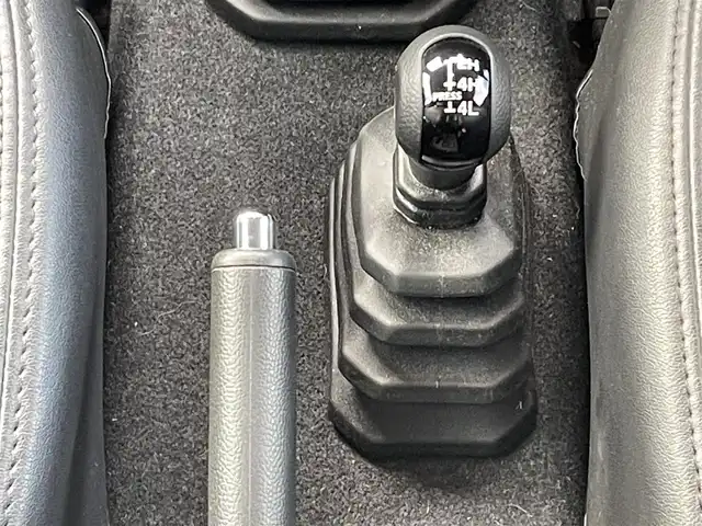 スズキ ジムニー XC 岐阜県 2019(令1)年 7.4万km ブルーイッシュブラックパール3 ワンオーナー/4WD/社外ナビ(AM/FM/CD/DVD)/クルーズコントロール/レーンキープアシスト/衝突軽減ブレーキ/ダウンヒルアシストコントロール/スマートキー/背面タイヤ/LEDヘッドライト・オート機能付/フォグランプ/ETC/ドライブレコーダー/純正アルミホイール/ウィンカーミラー/ドアバイザー/盗難防止装置/横滑り防止装置/保証書/取扱説明書/スペアキー/スタッドレスタイヤ車載