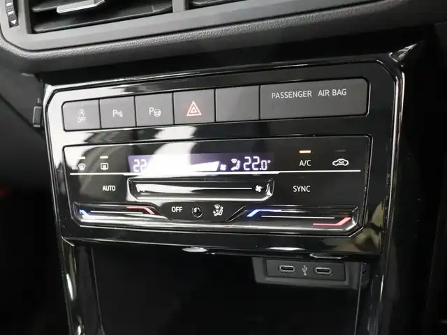 フォルクスワーゲン ＶＷ Ｔ－クロス TSI スタイル 静岡県 2022(令4)年 1.6万km ベージュ セーフティパッケージ/・衝突軽減ブレーキ/・BSM/・LKA/・パーキングアシスト/・ハイビームアシスト/半革シート/バーチャルコックピット/ドラレコ/純正ナビ/フルセグTV/Apple Carplay/ワイヤレス充電/ACC/パドルシフト