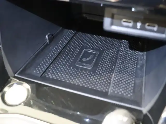 フォルクスワーゲン ＶＷ Ｔ－クロス TSI スタイル 静岡県 2022(令4)年 1.6万km ベージュ セーフティパッケージ/・衝突軽減ブレーキ/・BSM/・LKA/・パーキングアシスト/・ハイビームアシスト/半革シート/バーチャルコックピット/ドラレコ/純正ナビ/フルセグTV/Apple Carplay/ワイヤレス充電/ACC/パドルシフト