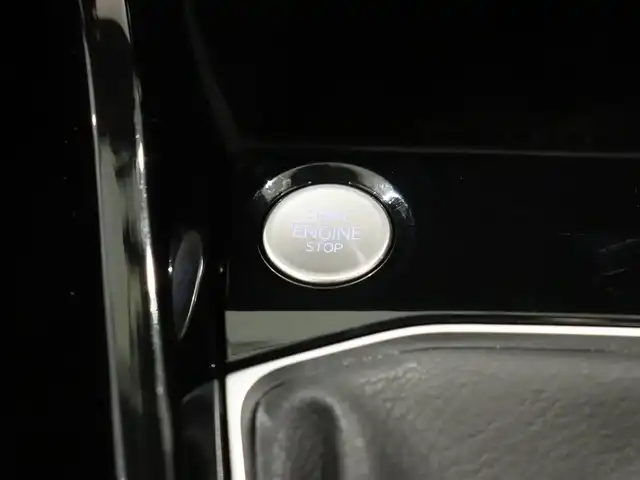 フォルクスワーゲン ＶＷ Ｔ－クロス TSI スタイル 静岡県 2022(令4)年 1.6万km ベージュ セーフティパッケージ/・衝突軽減ブレーキ/・BSM/・LKA/・パーキングアシスト/・ハイビームアシスト/半革シート/バーチャルコックピット/ドラレコ/純正ナビ/フルセグTV/Apple Carplay/ワイヤレス充電/ACC/パドルシフト