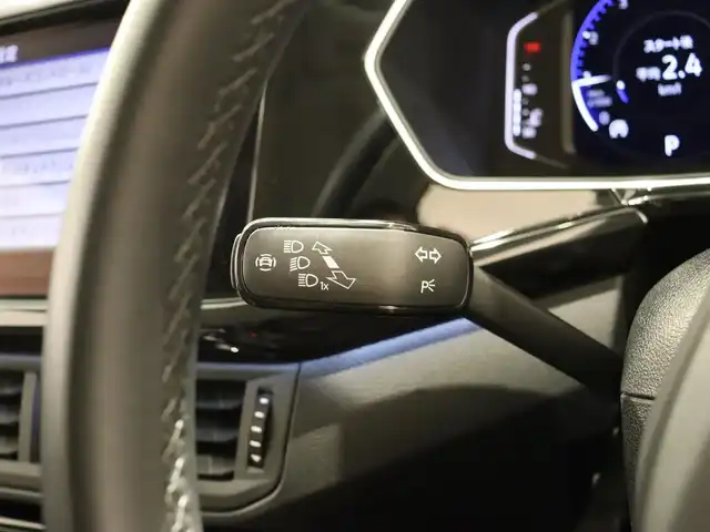 フォルクスワーゲン ＶＷ Ｔ－クロス TSI スタイル 静岡県 2022(令4)年 1.6万km ベージュ セーフティパッケージ/・衝突軽減ブレーキ/・BSM/・LKA/・パーキングアシスト/・ハイビームアシスト/半革シート/バーチャルコックピット/ドラレコ/純正ナビ/フルセグTV/Apple Carplay/ワイヤレス充電/ACC/パドルシフト