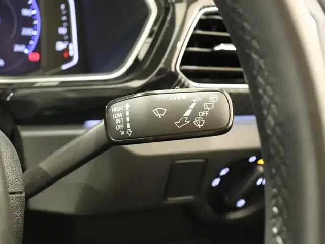 フォルクスワーゲン ＶＷ Ｔ－クロス TSI スタイル 静岡県 2022(令4)年 1.6万km ベージュ セーフティパッケージ/・衝突軽減ブレーキ/・BSM/・LKA/・パーキングアシスト/・ハイビームアシスト/半革シート/バーチャルコックピット/ドラレコ/純正ナビ/フルセグTV/Apple Carplay/ワイヤレス充電/ACC/パドルシフト