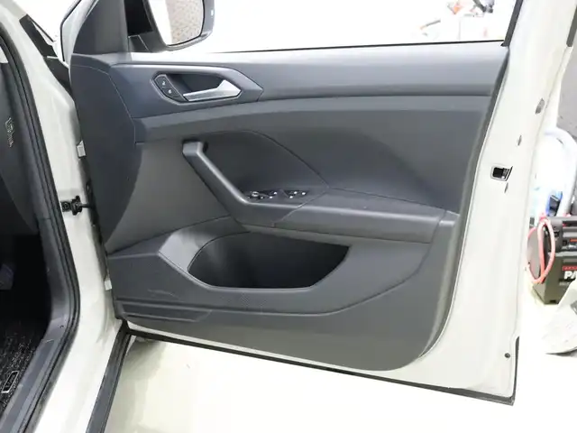 フォルクスワーゲン ＶＷ Ｔ－クロス TSI スタイル 静岡県 2022(令4)年 1.6万km ベージュ セーフティパッケージ/・衝突軽減ブレーキ/・BSM/・LKA/・パーキングアシスト/・ハイビームアシスト/半革シート/バーチャルコックピット/ドラレコ/純正ナビ/フルセグTV/Apple Carplay/ワイヤレス充電/ACC/パドルシフト