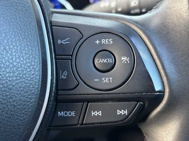 トヨタ カローラ クロス ハイブリッド Z 宮城県 2023(令5)年 6.5万km アティチュードブラックマイカ 登録時走行距離64430km/クルーズコントロール（追従走行あり）/レーンキープアシスト/プリクラッシュセーフティ/電動パーキング/オートライト/オートマチックハイビーム/パワーバックドア/コーナーセンサー（前後）/バックカメラ/横滑り防止装置/ステアリングリモコン/シートヒーター（前席）/社外ドライブレコーダー/ビルトインETC/パワーシート（D席）/純正フロアマット/純正ディスプレイオーディオ/フルセグTV・Bluetooth・ミラキャスト・USB/純正アルミホイール