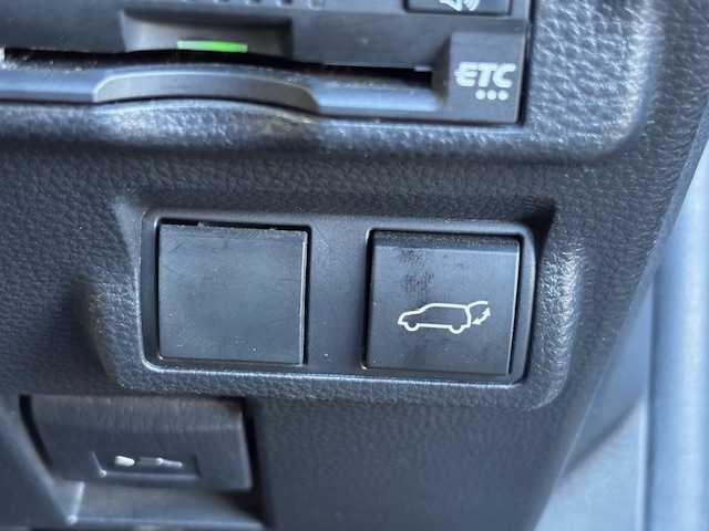 トヨタ カローラ クロス ハイブリッド Z 宮城県 2023(令5)年 6.5万km アティチュードブラックマイカ 登録時走行距離64430km/クルーズコントロール（追従走行あり）/レーンキープアシスト/プリクラッシュセーフティ/電動パーキング/オートライト/オートマチックハイビーム/パワーバックドア/コーナーセンサー（前後）/バックカメラ/横滑り防止装置/ステアリングリモコン/シートヒーター（前席）/社外ドライブレコーダー/ビルトインETC/パワーシート（D席）/純正フロアマット/純正ディスプレイオーディオ/フルセグTV・Bluetooth・ミラキャスト・USB/純正アルミホイール