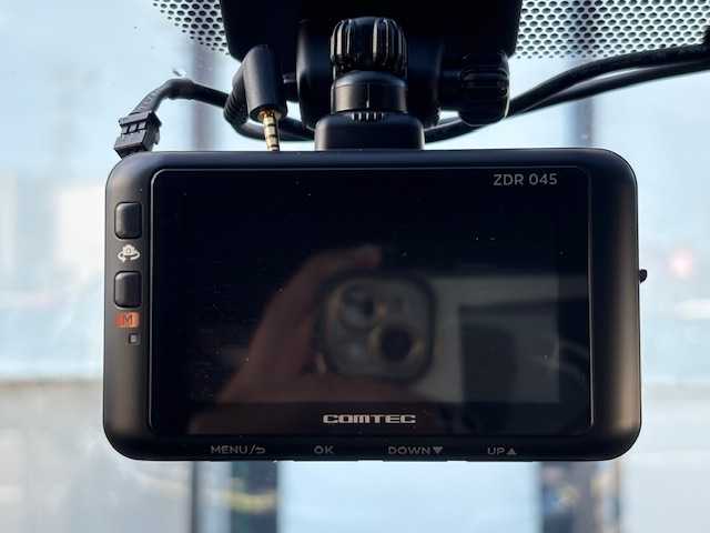 トヨタ カローラ クロス ハイブリッド Z 宮城県 2023(令5)年 6.5万km アティチュードブラックマイカ 登録時走行距離64430km/クルーズコントロール（追従走行あり）/レーンキープアシスト/プリクラッシュセーフティ/電動パーキング/オートライト/オートマチックハイビーム/パワーバックドア/コーナーセンサー（前後）/バックカメラ/横滑り防止装置/ステアリングリモコン/シートヒーター（前席）/社外ドライブレコーダー/ビルトインETC/パワーシート（D席）/純正フロアマット/純正ディスプレイオーディオ/フルセグTV・Bluetooth・ミラキャスト・USB/純正アルミホイール