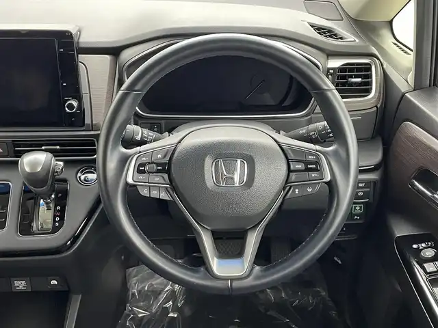 ホンダ オデッセイ ハイブリッド e:HEVアブソルート EX 埼玉県 2021(令3)年 3.9万km プレミアムスパークルブラックパール 禁煙車　純正9型ナビ　HDMI　後席モニター　BSM　両側パワースライドドア　ETC　ドライブレコーダー　バックカメラ　電動リアゲート　レーンキープアシスト　レーダークルーズコントロール　