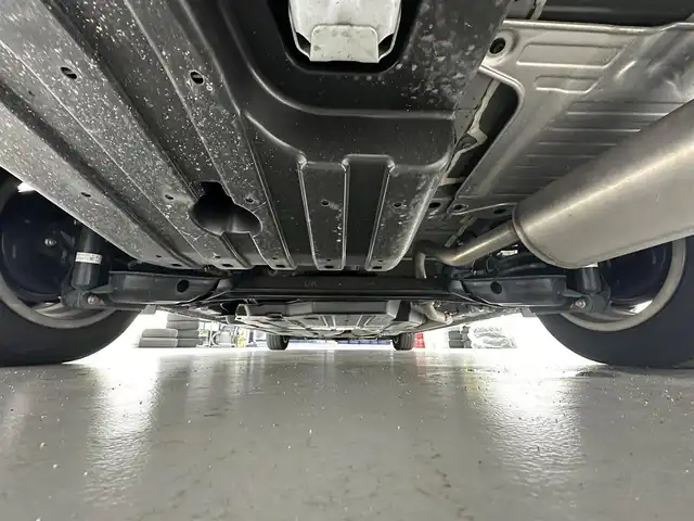 ホンダ フリード G ブラックスタイル 滋賀県 2023(令5)年 2.4万km プラチナホワイトパール 純正9インチナビ/【Bluetooth/CD/DVD/フルセグTV//AppleCarPlay/AndroidAuto】/バックカメラ/ETC/前後ドラレコ/両側パワースライドドア/シートヒーター/LEDヘッドライト/オートライト/ステアリングスイッチ/追従クルーズコントロール/レーンキープアシスト/スマートキー