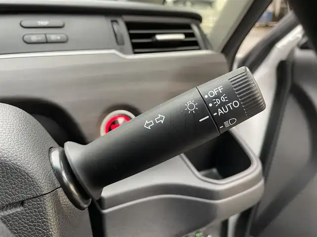 ホンダ フリード G ブラックスタイル 滋賀県 2023(令5)年 2.4万km プラチナホワイトパール 純正9インチナビ/【Bluetooth/CD/DVD/フルセグTV//AppleCarPlay/AndroidAuto】/バックカメラ/ETC/前後ドラレコ/両側パワースライドドア/シートヒーター/LEDヘッドライト/オートライト/ステアリングスイッチ/追従クルーズコントロール/レーンキープアシスト/スマートキー