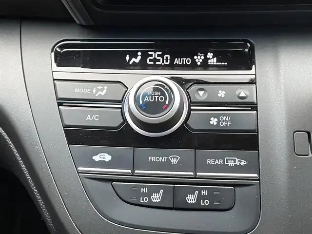 ホンダ フリード G ブラックスタイル 滋賀県 2023(令5)年 2.4万km プラチナホワイトパール 純正9インチナビ/【Bluetooth/CD/DVD/フルセグTV//AppleCarPlay/AndroidAuto】/バックカメラ/ETC/前後ドラレコ/両側パワースライドドア/シートヒーター/LEDヘッドライト/オートライト/ステアリングスイッチ/追従クルーズコントロール/レーンキープアシスト/スマートキー