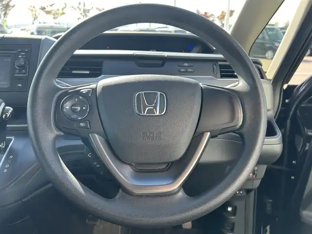 ホンダ フリード＋ G 和歌山県 2016(平28)年 8.8万km クリスタルブラックパール 純正ディスプレイオーディオ/CD/FM/AM/両側パワースライドドア/ドライブレコーダー/ETC/横滑り防止/プッシュスタート/オートエアコン/アイドリングストップ/スマートキー/純正マット/ハロゲンヘッドライト