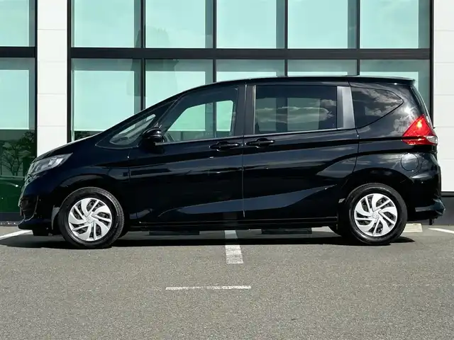 ホンダ フリード＋ G 和歌山県 2016(平28)年 8.8万km クリスタルブラックパール 純正ディスプレイオーディオ/CD/FM/AM/両側パワースライドドア/ドライブレコーダー/ETC/横滑り防止/プッシュスタート/オートエアコン/アイドリングストップ/スマートキー/純正マット/ハロゲンヘッドライト