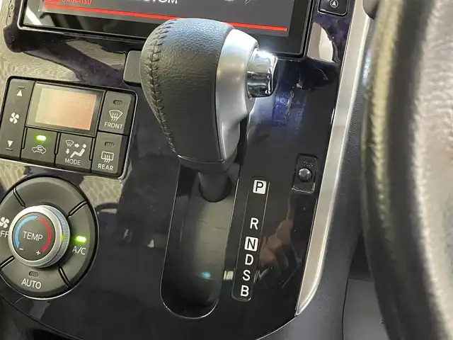 ダイハツ タント カスタムRS トップED LTD SAⅢ 岩手県 2018(平30)年 5.1万km パールホワイトⅢ ワンオーナー/４WD/ターボ/両側パワースライドドア/パノラマモニター/スマートアシスト３/衝突回避支援ブレーキ/車線逸脱警報/誤発進抑制機能/先行車発信お知らせ機能/ハイビームアシスト/横滑り防止装置/アイドリングストップ/純正SDナビ/フルセグTV/運転席シートヒーター/ロールサンシェード/ETC2.0/ドライブレコーダー/LEDヘッドライト/LEDフォグライト/純正１５インチアルミホイール