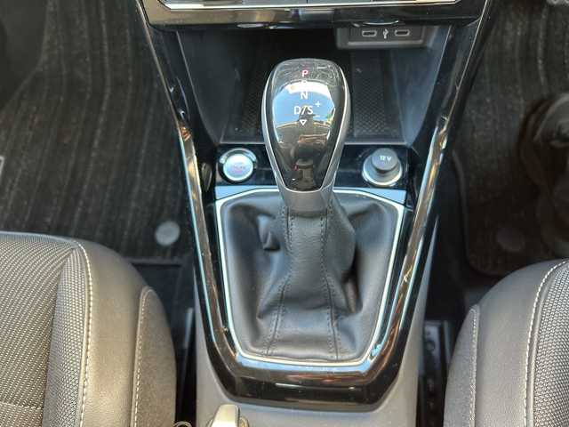 フォルクスワーゲン ＶＷ Ｔ－クロス TSI スタイル 埼玉県 2021(令3)年 2.6万km ピュアホワイト メーカーナビ　/(AM/FM/Bluetooth)/バックカメラ　/前後ドラレコ/ETC2.0　/ルーフレール　/積込スタッドレス純正AWタイヤ16インチ４本　/フォグランプ　/LEDライト　/純正フロア　/コーナーセンサー　/クリアランスソナー　/BSM　/スマートキー　/スペアキー1本 /クルコン追/ISOFIX/TYPE-C充電/電格ミラー/オートライト/ステアリングスイッチ/パドルシフト/プッシュスタート/パーキングセンサー/パーキングアシスト/アイドリング/フロントアシスト/レーンキープアシスト/疲労検知システム/TRC/保証書/取扱説明書/パワーステアリング/パワーウィンドウ