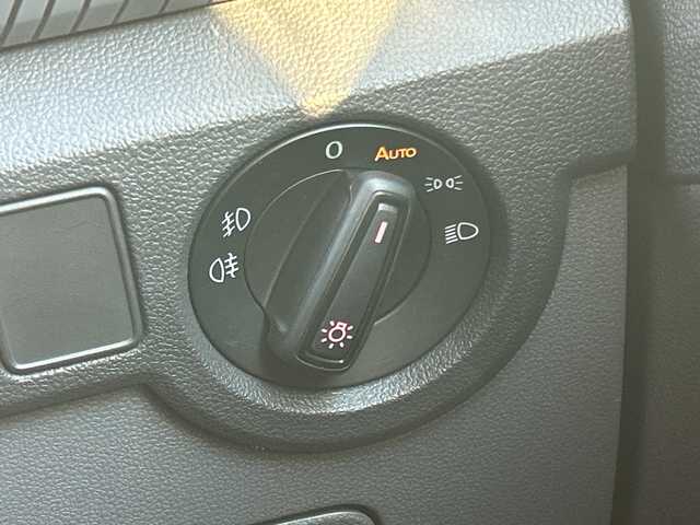 フォルクスワーゲン ＶＷ Ｔ－クロス TSI スタイル 埼玉県 2021(令3)年 2.6万km ピュアホワイト メーカーナビ　/(AM/FM/Bluetooth)/バックカメラ　/前後ドラレコ/ETC2.0　/ルーフレール　/積込スタッドレス純正AWタイヤ16インチ４本　/フォグランプ　/LEDライト　/純正フロア　/コーナーセンサー　/クリアランスソナー　/BSM　/スマートキー　/スペアキー1本 /クルコン追/ISOFIX/TYPE-C充電/電格ミラー/オートライト/ステアリングスイッチ/パドルシフト/プッシュスタート/パーキングセンサー/パーキングアシスト/アイドリング/フロントアシスト/レーンキープアシスト/疲労検知システム/TRC/保証書/取扱説明書/パワーステアリング/パワーウィンドウ