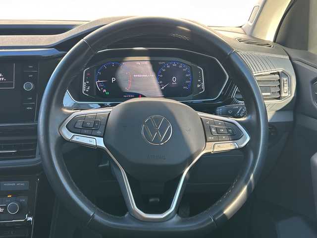 フォルクスワーゲン ＶＷ Ｔ－クロス TSI スタイル 埼玉県 2021(令3)年 2.6万km ピュアホワイト メーカーナビ　/(AM/FM/Bluetooth)/バックカメラ　/前後ドラレコ/ETC2.0　/ルーフレール　/積込スタッドレス純正AWタイヤ16インチ４本　/フォグランプ　/LEDライト　/純正フロア　/コーナーセンサー　/クリアランスソナー　/BSM　/スマートキー　/スペアキー1本 /クルコン追/ISOFIX/TYPE-C充電/電格ミラー/オートライト/ステアリングスイッチ/パドルシフト/プッシュスタート/パーキングセンサー/パーキングアシスト/アイドリング/フロントアシスト/レーンキープアシスト/疲労検知システム/TRC/保証書/取扱説明書/パワーステアリング/パワーウィンドウ