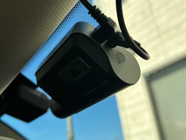 フォルクスワーゲン ＶＷ Ｔ－クロス TSI スタイル 埼玉県 2021(令3)年 2.6万km ピュアホワイト メーカーナビ　/(AM/FM/Bluetooth)/バックカメラ　/前後ドラレコ/ETC2.0　/ルーフレール　/積込スタッドレス純正AWタイヤ16インチ４本　/フォグランプ　/LEDライト　/純正フロア　/コーナーセンサー　/クリアランスソナー　/BSM　/スマートキー　/スペアキー1本 /クルコン追/ISOFIX/TYPE-C充電/電格ミラー/オートライト/ステアリングスイッチ/パドルシフト/プッシュスタート/パーキングセンサー/パーキングアシスト/アイドリング/フロントアシスト/レーンキープアシスト/疲労検知システム/TRC/保証書/取扱説明書/パワーステアリング/パワーウィンドウ