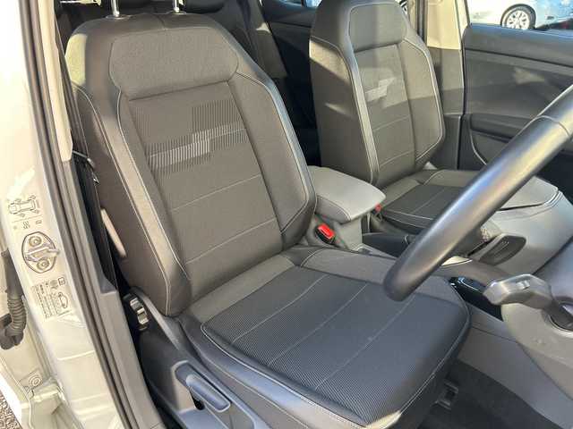 フォルクスワーゲン ＶＷ Ｔ－クロス TSI スタイル 埼玉県 2021(令3)年 2.6万km ピュアホワイト メーカーナビ　/(AM/FM/Bluetooth)/バックカメラ　/前後ドラレコ/ETC2.0　/ルーフレール　/積込スタッドレス純正AWタイヤ16インチ４本　/フォグランプ　/LEDライト　/純正フロア　/コーナーセンサー　/クリアランスソナー　/BSM　/スマートキー　/スペアキー1本 /クルコン追/ISOFIX/TYPE-C充電/電格ミラー/オートライト/ステアリングスイッチ/パドルシフト/プッシュスタート/パーキングセンサー/パーキングアシスト/アイドリング/フロントアシスト/レーンキープアシスト/疲労検知システム/TRC/保証書/取扱説明書/パワーステアリング/パワーウィンドウ