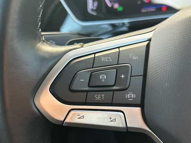 フォルクスワーゲン ＶＷ Ｔ－クロス TSI スタイル 埼玉県 2021(令3)年 2.6万km ピュアホワイト メーカーナビ　/(AM/FM/Bluetooth)/バックカメラ　/前後ドラレコ/ETC2.0　/ルーフレール　/積込スタッドレス純正AWタイヤ16インチ４本　/フォグランプ　/LEDライト　/純正フロア　/コーナーセンサー　/クリアランスソナー　/BSM　/スマートキー　/スペアキー1本 /クルコン追/ISOFIX/TYPE-C充電/電格ミラー/オートライト/ステアリングスイッチ/パドルシフト/プッシュスタート/パーキングセンサー/パーキングアシスト/アイドリング/フロントアシスト/レーンキープアシスト/疲労検知システム/TRC/保証書/取扱説明書/パワーステアリング/パワーウィンドウ