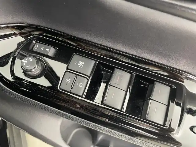 トヨタ ヴォクシー ZS 煌Ⅲ 富山県 2020(令2)年 3.9万km ブラック 1オーナー/社外前後ドラレコ/純正12.1型フリップダウンモニター/純正10インチナビ（NSZN-Z68T）/　　ーーハイレゾCD、DVD、BT、MSV（SD）/フルセグTV/HDMI端子/バックカメラ/前後コーナーセンサー/ビルトインETC2.0/両側パワースライドドア/スマートキー＋プッシュスタート/LEDヘッドライト/フォグ/社外スタッドレスタイヤセット積み込み/クルコン/ハーフレザー調シート/プリクラッシュセーフティ/LDA（レーンディパーチャーアラート）/先行車発進告知/保証書、取説/スペアキー