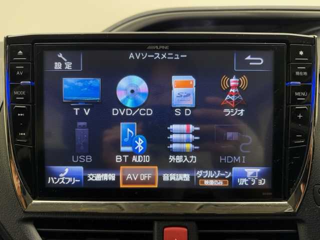 トヨタ ヴォクシー ZS 煌 兵庫県 2015(平27)年 9.2万km ブラック ALPINEナビ/（CD/DVD/Bluetooth/フルセグTV）/・EX1000/バックカメラ/横滑り防止装置/MTモード付AT/両側パワースライドドア/LEDヘッドライト/オートライト/ビルトインETC/アイドリングストップ/プッシュスタート/スマートキー/純正フロアマット/3列シート/ウォークスルー