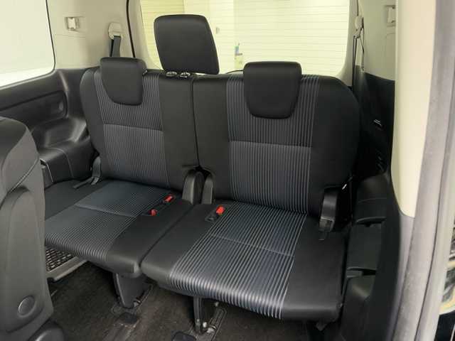 トヨタ ヴォクシー ZS 煌 兵庫県 2015(平27)年 9.2万km ブラック ALPINEナビ/（CD/DVD/Bluetooth/フルセグTV）/・EX1000/バックカメラ/横滑り防止装置/MTモード付AT/両側パワースライドドア/LEDヘッドライト/オートライト/ビルトインETC/アイドリングストップ/プッシュスタート/スマートキー/純正フロアマット/3列シート/ウォークスルー