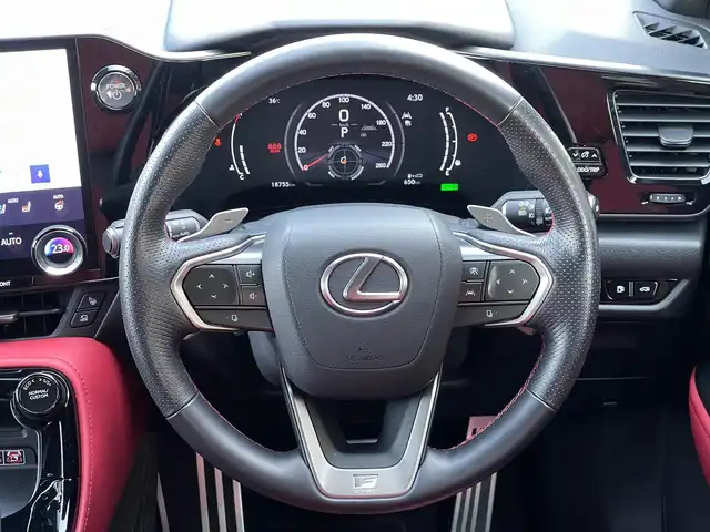 レクサス ＮＸ 350h Fスポーツ 山梨県 2023(令5)年 1.9万km ホワイトノーヴァガラスフレーク Pサンルーフ /三眼LED /赤黒革 /全周囲カメラ/OP20インチ/橙キャリパー/シートヒーター/ベンチレーション/Pシート/ACC/BSA/Pバックドア/置き型充電/BT/ミラーキャスト/フルセグ/取説/記録簿/ETC2.0/スペアキー