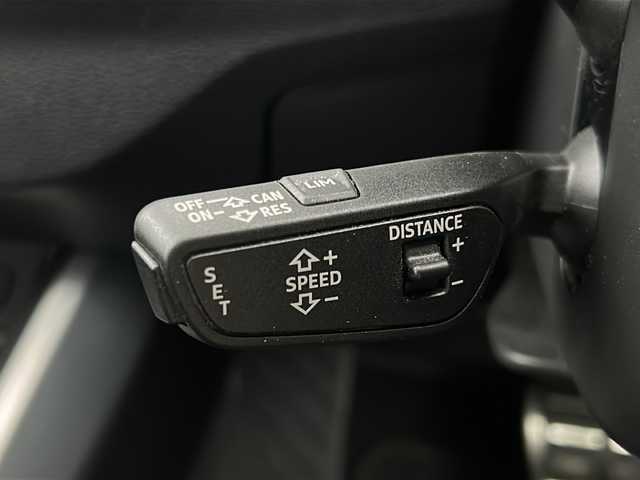 アウディ Ｑ２ ハッシュタグ ブラックスタイリング 宮城県 2019(平31)年 1.2万km クワンタムグレー 【特別仕様車ブラックスタイリングパッケージ】/・バーチャルコックピット/・ダイナミックグレー18インチAW/【アシスタンスパッケージ】/・サイドアシスト/・アクティブレーンアシスト/・トラフィックジャムアシスト/・リアクロストラフィックアシスト/アダプティブクルーズコントロール/【ナビパッケージ】/純正8インチナビ/・BT.CD.DVD/フルセグTV/禁煙車/オートマチックテールゲート/前席シートヒーター/バックカメラ/ドライブレコーダー（FR）/ETC2.0/LEDヘッドライト/LEDフォグライト/アイドリングストップ/電動パーキングブレーキ/純正フロアマット/プッシュスタート/スアートキー