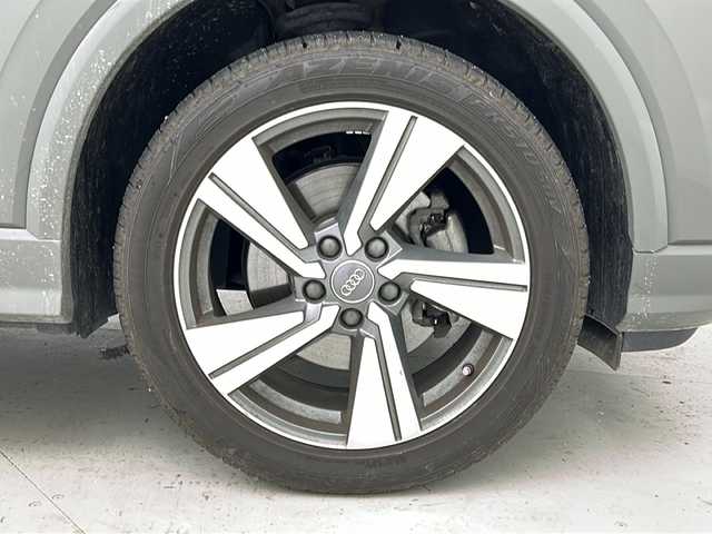 アウディ Ｑ２ ハッシュタグ ブラックスタイリング 宮城県 2019(平31)年 1.2万km クワンタムグレー 【特別仕様車ブラックスタイリングパッケージ】/・バーチャルコックピット/・ダイナミックグレー18インチAW/【アシスタンスパッケージ】/・サイドアシスト/・アクティブレーンアシスト/・トラフィックジャムアシスト/・リアクロストラフィックアシスト/アダプティブクルーズコントロール/【ナビパッケージ】/純正8インチナビ/・BT.CD.DVD/フルセグTV/禁煙車/オートマチックテールゲート/前席シートヒーター/バックカメラ/ドライブレコーダー（FR）/ETC2.0/LEDヘッドライト/LEDフォグライト/アイドリングストップ/電動パーキングブレーキ/純正フロアマット/プッシュスタート/スアートキー