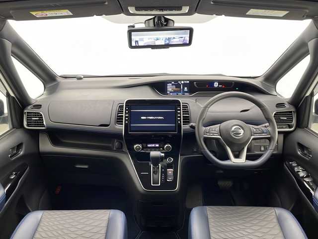日産 セレナ オーテック スポーツスペック 宮崎県 2020(令2)年 2.5万km ブリリアントホワイトパール 2トーン プロパイロット/エマージェンシーブレーキ/ＬＤＷ（車線逸脱警報）/ＬＤＰ（車線逸脱防止支援）/BSW(後側方車両検知警報）/BSI（後側方衝突防止支援）/クロストラフィックアラート/クリアランスソナー/オートマチックハイビーム/速度標識表示/道路標識表示/インテリジェントルームミラー/純正10インチSDナビ/フルセグTV/CD/DVD/Bluetooth/アラウンドビューモニター/両側パワースライドドア/ハンズフリーオートスライドドア/防水シート/LEDヘッドライト/ドライブレコーダー/AUTECH専用16インチAW