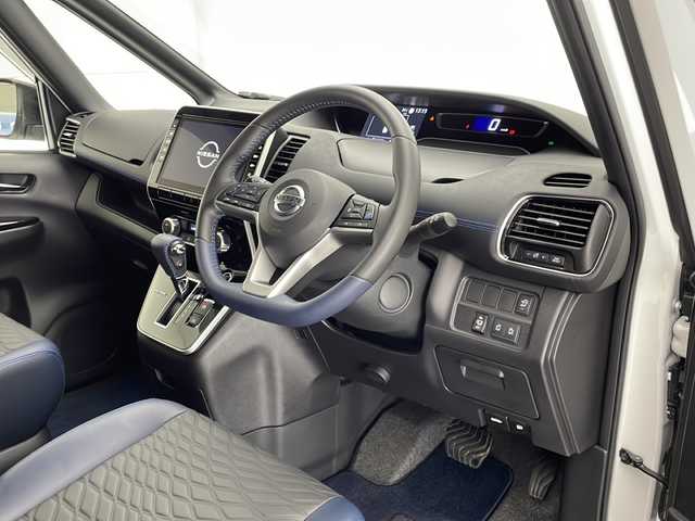 日産 セレナ オーテック スポーツスペック 宮崎県 2020(令2)年 2.5万km ブリリアントホワイトパール 2トーン プロパイロット/エマージェンシーブレーキ/ＬＤＷ（車線逸脱警報）/ＬＤＰ（車線逸脱防止支援）/BSW(後側方車両検知警報）/BSI（後側方衝突防止支援）/クロストラフィックアラート/クリアランスソナー/オートマチックハイビーム/速度標識表示/道路標識表示/インテリジェントルームミラー/純正10インチSDナビ/フルセグTV/CD/DVD/Bluetooth/アラウンドビューモニター/両側パワースライドドア/ハンズフリーオートスライドドア/防水シート/LEDヘッドライト/ドライブレコーダー/AUTECH専用16インチAW
