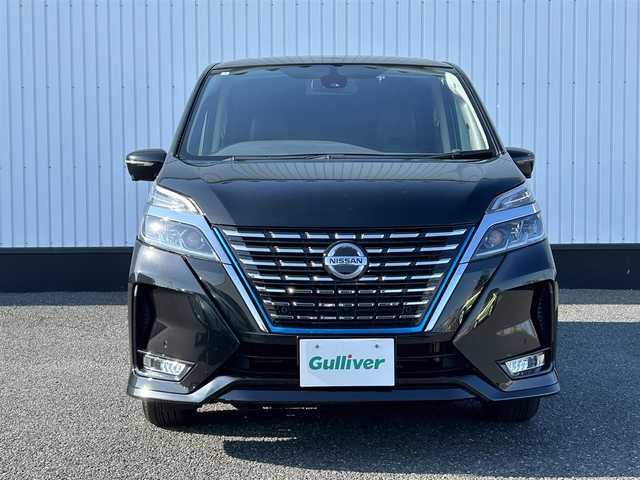 日産 セレナ e－パワー ハイウェイスター V 千葉県 2020(令2)年 4万km ダイヤモンドブラック 純正10インチナビ/(フルセグTV/BT/CD/DVD/FM/AM)/全周囲カメラ/プロパイロット/衝突被害軽減システム/車線逸脱警報/純正フリップダウンモニター/両側パワースライドドア/ハンズフリーオートスライドドア/横滑り防止装置/ETC/アイドリングストップ/LEDヘッドライト/フォグランプ/オートライト/ウィンカーミラー/電動格納ミラー/純正15インチAW/シートリフター/プッシュスタート/スマートキー/フロアマット/ドアバイザー/スペアキー/取扱説明書/保証書