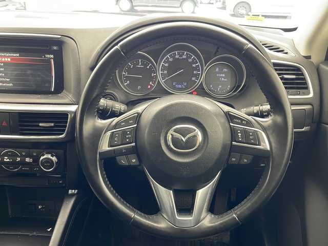 マツダ ＣＸ－５ XD Lパッケージ 沖縄県 2016(平28)年 7.6万km クリスタルホワイトパールマイカ 純正ナビ　/フルセグＴＶ　/バックカメラ　/ＥＴＣ　/ドライブレコーダー　/ステアリングスイッチ/コーナーセンサー　/クルーズコントロール　/デジタルインナーミラー　/レザーシート　/前席シートヒーター　/スマートキー/スペアキー/プッシュスタート/LEDヘッドライト/オートライト/純正フロアマット