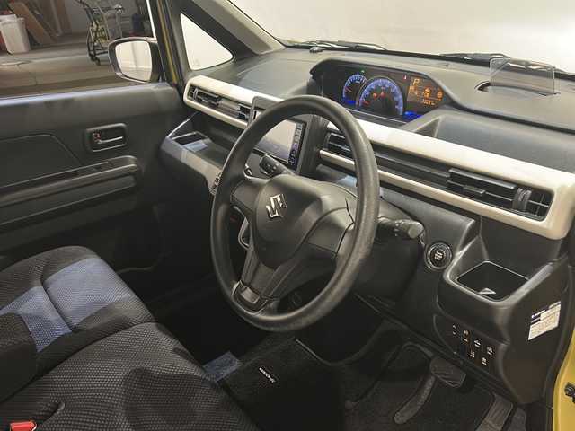 スズキ ワゴンＲ HYBRID FX 新潟県 2018(平30)年 3.3万km サニーイエローM デュアルセンサーブレーキサポート/純正メモリナビ/フルセグTV/バックカメラ/シートヒーター /ヘッドアップディスプレイ/社外ホイールスタッドレスタイヤ車載