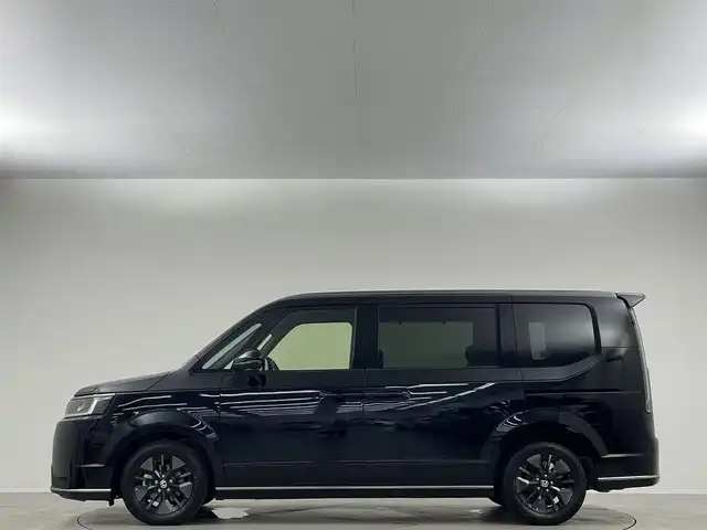 ホンダ ステップワゴン スパーダ eHEV 埼玉県 2025(令7)年 0.1千km クリスタルブラックパール 登録済未使用車 純正11.4型ナビ TV DVD BSM　レーダークルーズコントロール　コーナーセンサー　レーンアシスト　シートヒーター　電動リアゲート　バックカメラ　両側電動　ハーフレザーシート　禁煙車