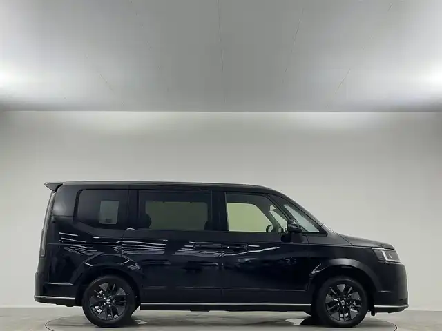 ホンダ ステップワゴン スパーダ eHEV 埼玉県 2025(令7)年 0.1千km クリスタルブラックパール 登録済未使用車 純正11.4型ナビ TV DVD BSM　レーダークルーズコントロール　コーナーセンサー　レーンアシスト　シートヒーター　電動リアゲート　バックカメラ　両側電動　ハーフレザーシート　禁煙車