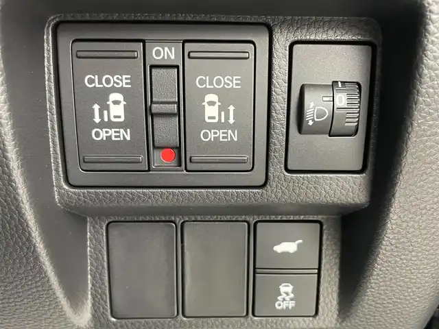 ホンダ ステップワゴン スパーダ eHEV 埼玉県 2025(令7)年 0.1千km クリスタルブラックパール 登録済未使用車 純正11.4型ナビ TV DVD BSM　レーダークルーズコントロール　コーナーセンサー　レーンアシスト　シートヒーター　電動リアゲート　バックカメラ　両側電動　ハーフレザーシート　禁煙車