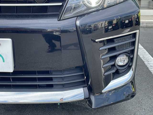 トヨタ ヴォクシー ZS 煌Ⅱ 静岡県 2016(平28)年 7.9万km ブラック プッシュスタート/スマートキー/純正ナビ/　フルセグTV/BTオーディオ/DVD/バックカメラ /両側パワースライドドア/オートライト/LEDヘッドライト/衝突軽減ブレーキ/レーンキープアシスト