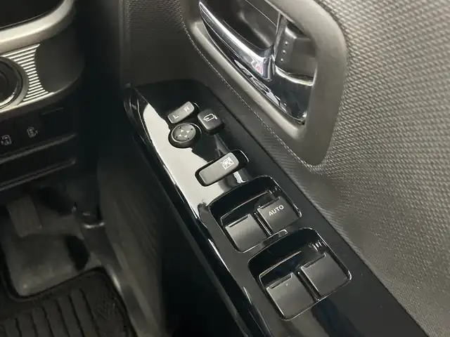 スズキ スペーシア カスタム HYBRID XS 愛知県 2018(平30)年 4.3万km ブリスクブルーM 純正7インチＳＤナビ(KXM-E503W)/フルセグ/ＣＤ/ＤＶＤ/Ｂｌｕｅｔｏｏｔｈ　/バックカメラ/ドライブレコーダー　/両側パワースライドドア　　/衝突軽減ブレーキ　/レーンキープアシスト　/ハーフレザーシート　/運転席シートヒーター/LEDヘッドライト/純正15インチアルミホイール/革巻きステアリング/リアスリムサーキュレーター/パーソナルテーブルリア左右/スマートキー