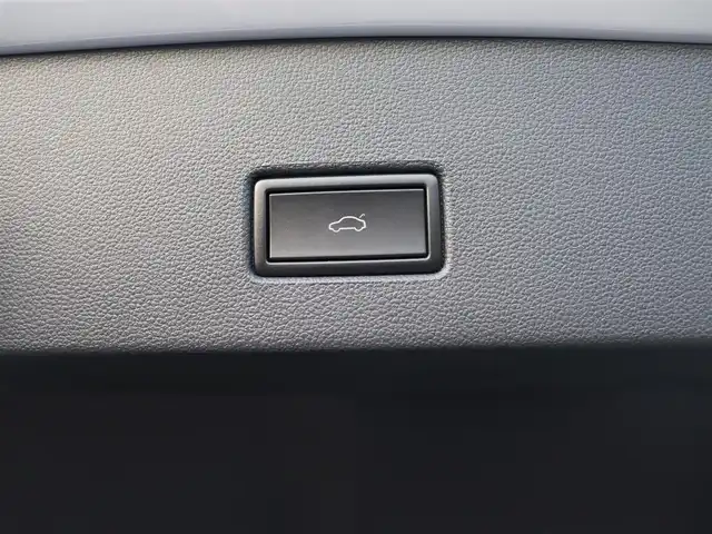 フォルクスワーゲン Ｔ－ロック TDI Rライン 宮城県 2021(令3)年 5.2万km 白 デジタルコクピット/純正ナビ/・Bluetooth・タイプC/・appleCarplay・androidauto・mirrorlink/ＩＱドライブ/・アダプティブクルーズコントロール/・フロントアシスト/・ブラインドスポットアシスト/・レーンキープアシスト/・疲労検知システム/バックカメラ/パワーテールゲート/パドルシフト/オートブレーキホールド/オートハイビーム/デュアルオートエアコン/アイドリングストップ/スマートキー・プッシュスタート/純正１９インチＡＷ/ルーフレール/ＬＥＤヘッドライト