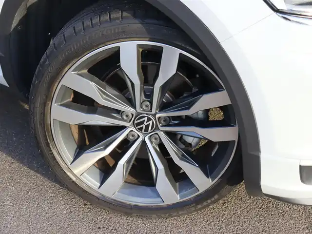 フォルクスワーゲン Ｔ－ロック TDI Rライン 宮城県 2021(令3)年 5.2万km 白 デジタルコクピット/純正ナビ/・Bluetooth・タイプC/・appleCarplay・androidauto・mirrorlink/ＩＱドライブ/・アダプティブクルーズコントロール/・フロントアシスト/・ブラインドスポットアシスト/・レーンキープアシスト/・疲労検知システム/バックカメラ/パワーテールゲート/パドルシフト/オートブレーキホールド/オートハイビーム/デュアルオートエアコン/アイドリングストップ/スマートキー・プッシュスタート/純正１９インチＡＷ/ルーフレール/ＬＥＤヘッドライト