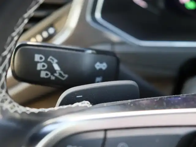 フォルクスワーゲン Ｔ－ロック TDI Rライン 宮城県 2021(令3)年 5.2万km 白 デジタルコクピット/純正ナビ/・Bluetooth・タイプC/・appleCarplay・androidauto・mirrorlink/ＩＱドライブ/・アダプティブクルーズコントロール/・フロントアシスト/・ブラインドスポットアシスト/・レーンキープアシスト/・疲労検知システム/バックカメラ/パワーテールゲート/パドルシフト/オートブレーキホールド/オートハイビーム/デュアルオートエアコン/アイドリングストップ/スマートキー・プッシュスタート/純正１９インチＡＷ/ルーフレール/ＬＥＤヘッドライト