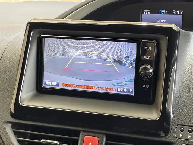 トヨタ ヴォクシー ZS 煌 岩手県 2018(平30)年 3.1万km ホワイトパールクリスタルシャイン ４WD/両側パワースライドドア/ロールサンシェード/衝突被害軽減システム/MTモード付きAT/アイドリングストップ/クルーズコントロール/横滑り防止装置/ETC2.0/バックカメラ/フルセグTV/純正ナビ　/ドライブレコーダー/純正アルミホイール16インチ/純正LEDヘッドライト/レーンアシスト/オートライト/オートマチックハイビーム/３列シート
