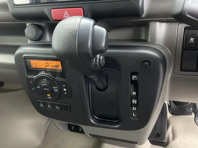 スズキ エブリイ JOINターボ 鹿児島県 2025(令7)年 0.1千km 緑 禁煙車/スズキセーフティーサポート/・衝突被害軽減ブレーキ/・後退時抑制ブレーキ/・車線逸脱警報/純正ディスプレイオーディオ/（Bluetooth/AM/FM）/両側パワースライドドア/ヘッドライトレベライザー/レーンキープアシスト/バックカメラ/シートヒーター/リア席クーラー/USBソケット×２/スマートキー/スペアキー