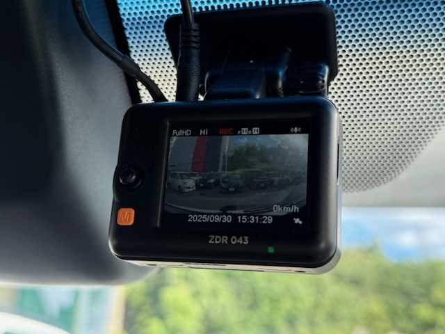 トヨタ ハリアー エレガンス 大阪府 2017(平29)年 7.4万km ホワイトパールクリスタルシャイン /禁煙車//ワンオーナー//アルパイン10インチナビ・フルセグTV・AM・FM・ブルートゥース接続・HDMI//パノラマサンルーフ//モデリスタエアロ(F.S.R)//TANABE車高調//社外19インチアルミホイール//本革巻ステアリング//ハーフレザーシート//LEDヘッドライト//レーダークルーズコントロール//LDA//ETC//保証書//取扱説明書//スペアキー