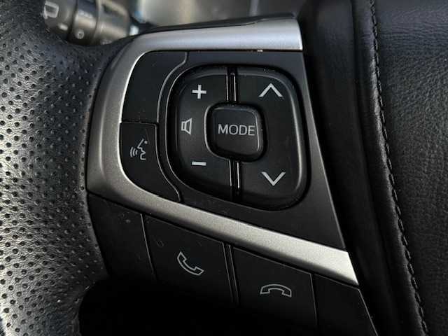 トヨタ ハリアー エレガンス 大阪府 2017(平29)年 7.4万km ホワイトパールクリスタルシャイン /禁煙車//ワンオーナー//アルパイン10インチナビ・フルセグTV・AM・FM・ブルートゥース接続・HDMI//パノラマサンルーフ//モデリスタエアロ(F.S.R)//TANABE車高調//社外19インチアルミホイール//本革巻ステアリング//ハーフレザーシート//LEDヘッドライト//レーダークルーズコントロール//LDA//ETC//保証書//取扱説明書//スペアキー