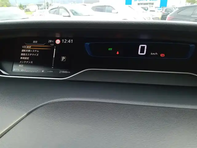 日産 セレナ e－パワー ハイウェイスター 福井県 2020(令2)年 2.2万km ダイヤモンドブラック 純正ディーラーオプションナビ/・（フルセグTV/CD/DVD/Bluetooth）/フリップダウンモニター/全方位カメラ/ETC/両側パワースライドドア/前方衝突予測警報/ブラインドスポットモニター/プロパイロット/パーキングアシスト/デジタルインナーミラー/オートLEDライト/純正15インチAW/純正フロアマット/スマートキー